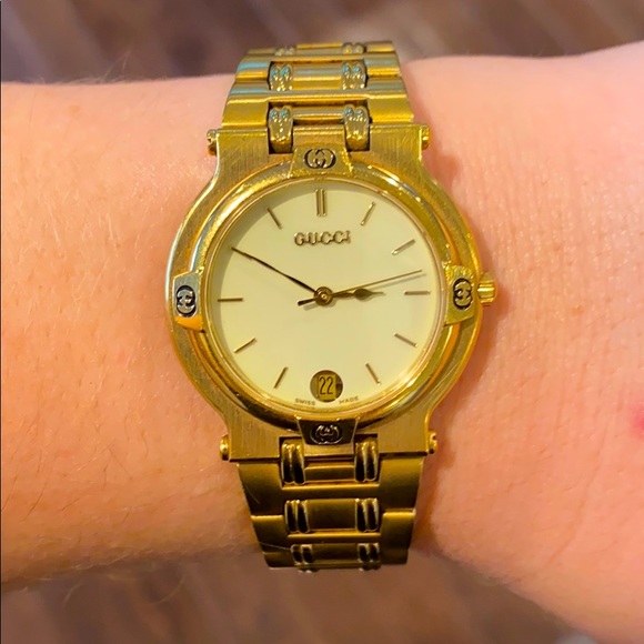 Vintage Gucci gold watch main image 4